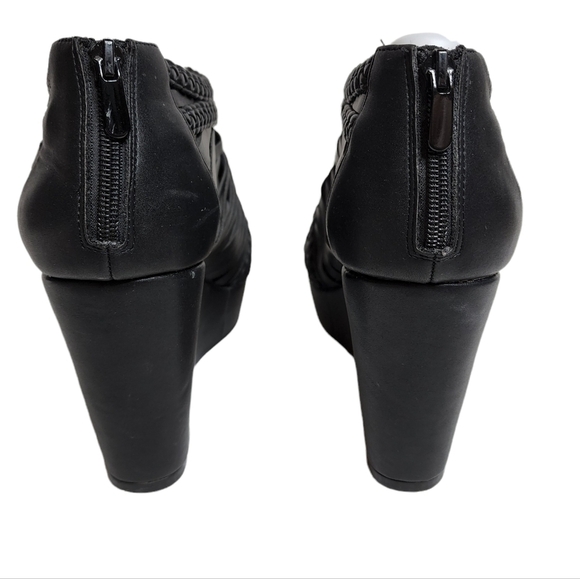 Torrid 12.5W Black Strappy Braided Wedge Shoes - Picture 3 of 15